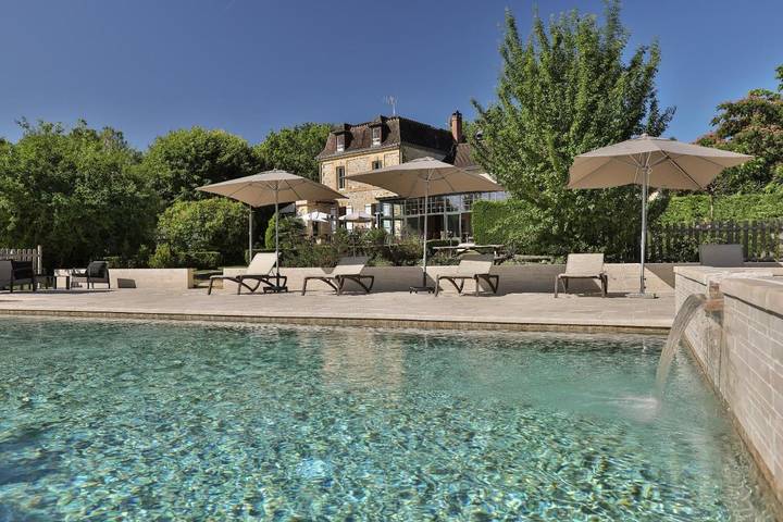 Apartamento para 4 personas, con jacuzzi además de piscina y jardín en Sarlat-la-Canéda