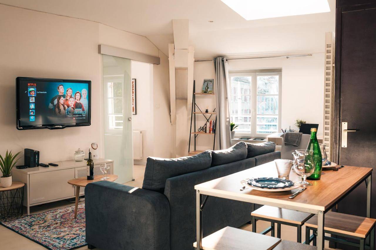 Appartement entier, One-Bedroom Apartment in Mâcon, Région de Mâcon