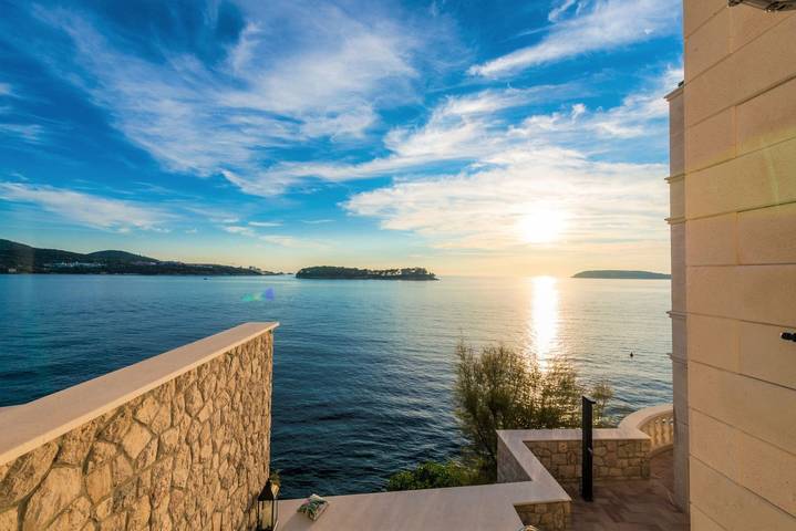 Villa pour 10 personnes, avec jardin ainsi que sauna et vue sur le lac, animaux acceptés à Lozica - 2