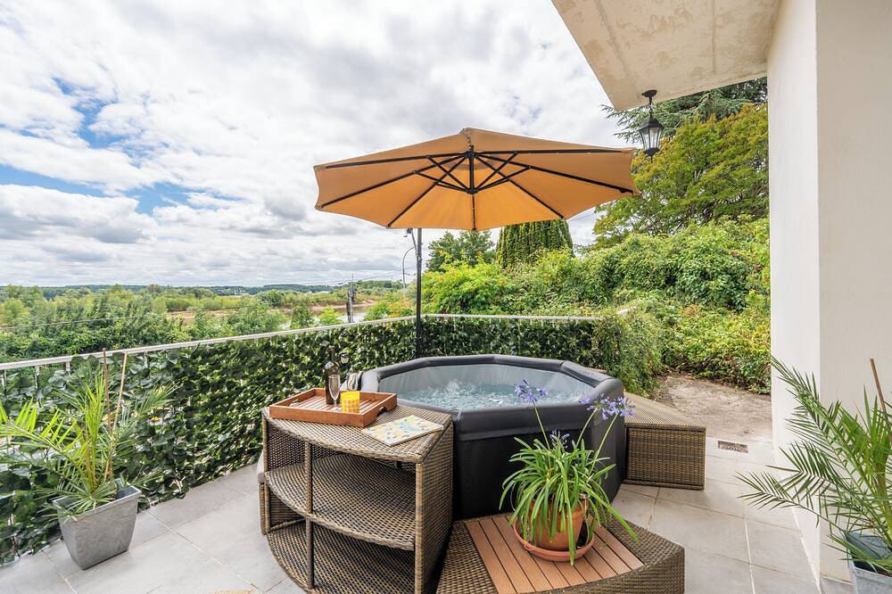 Entire apartment, Le Domaine de la loire Spa 13pers in Blois, Blois region