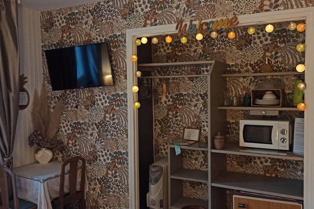 Chambre d'hôtes à Garennes sur Eure au Havre de paix pour 3 personnes maxi in Neuilly, Région d'Évreux