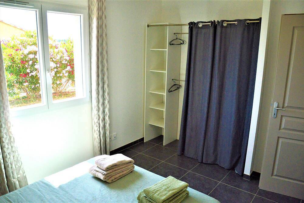 Villa 6p 3ch Piscine Privée, Jardin Clos, Terrain de Pétanque, Vallon Pont D'arc in Vallon-Pont-d'Arc, Ardèche