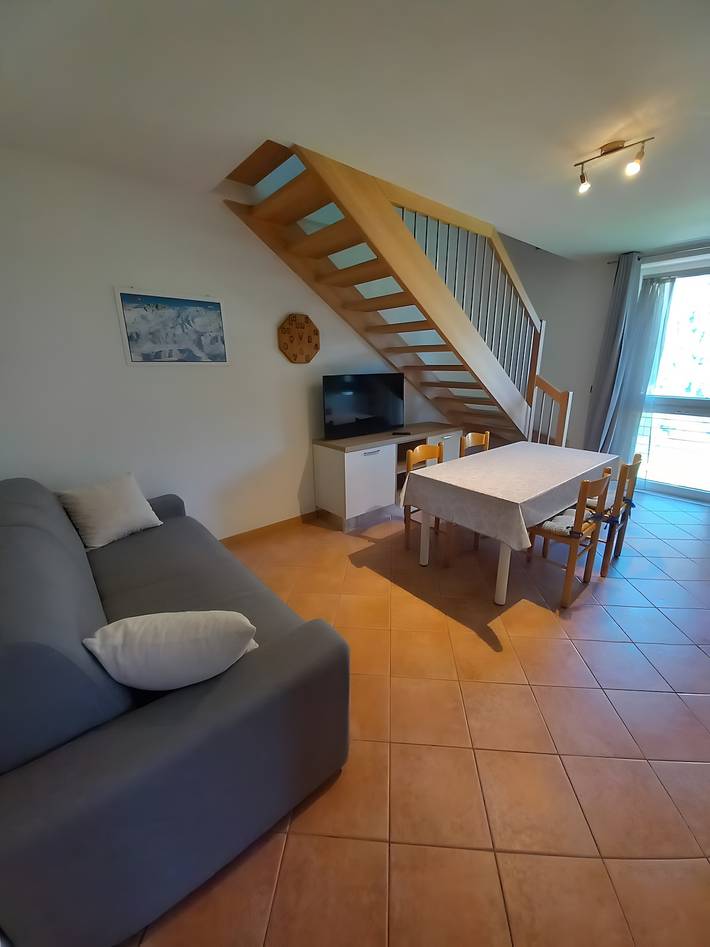 Hel lägenhet, Cozy Apartment "Casa Penasa 1" with Mountain View, Wi-Fi and Garden in Almazzago, Commezzadura