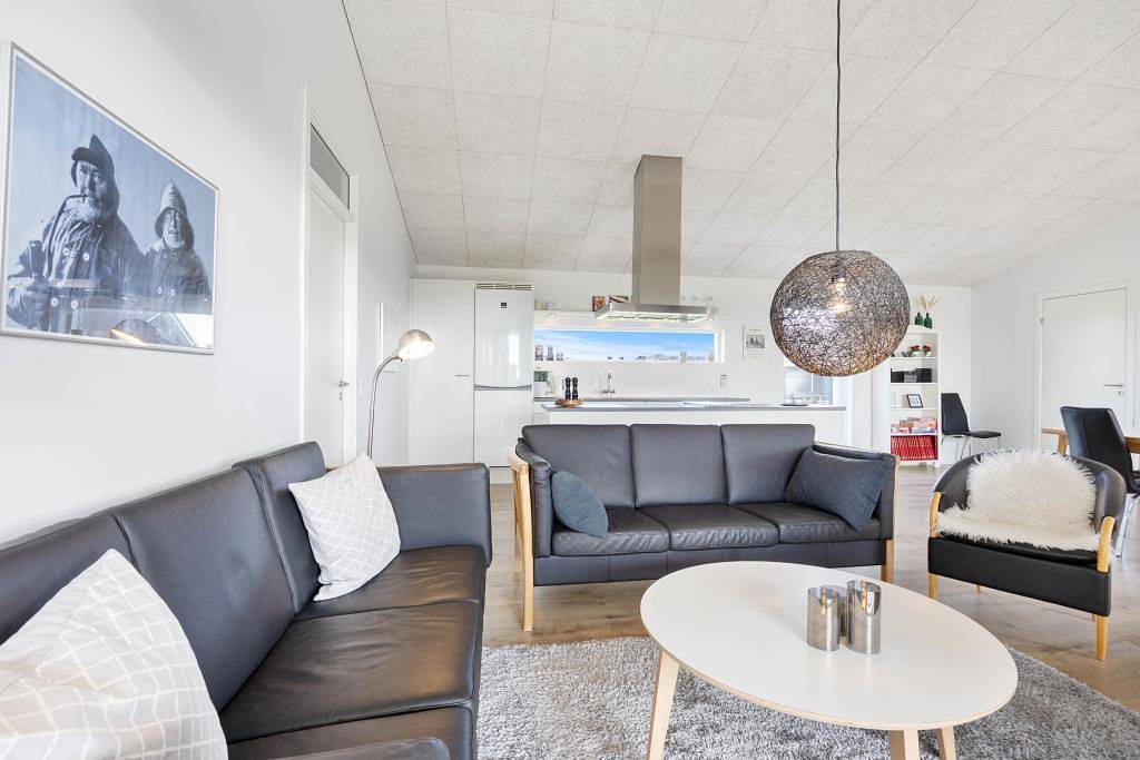 Ferienhaus mit überdachter Terrasse und Wärmepumpe in Nørre Lyngvig, Hvide Sande