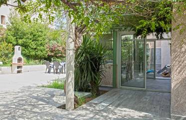 Cottage pour 5 personnes, avec jardin et terrasse à Biguglia