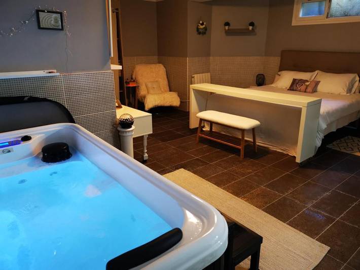 Hôtel pour 2 personnes, avec Jacuzzi ainsi que Terrasse et Jardin