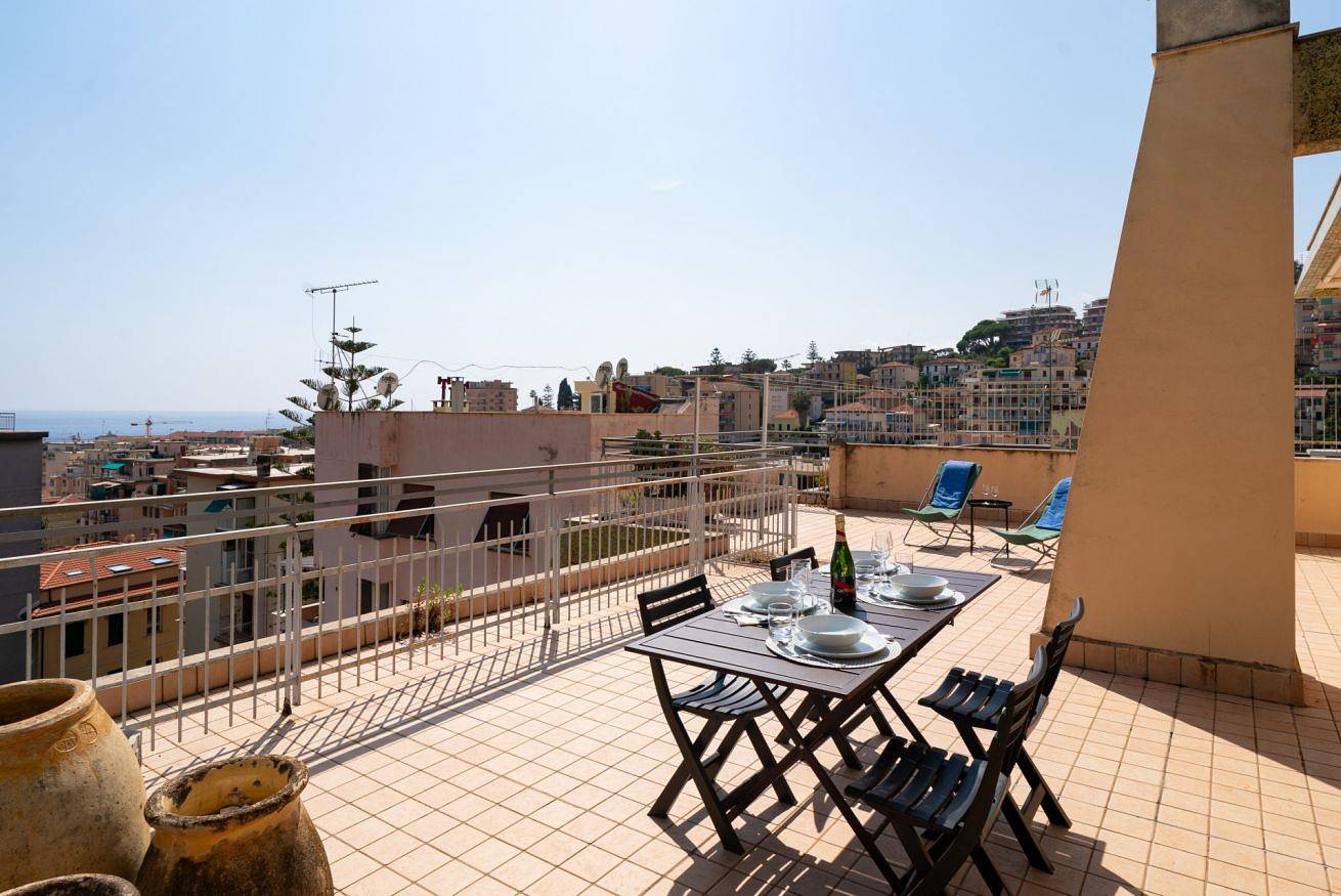 Appartamento intero, Lovely Sea View Apt. with Terrace and Balcony in Sanremo, Comune di Sanremo