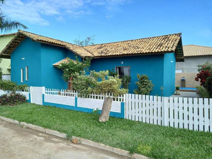 Casas e apartamentos de temporada para 12 pessoas, com jardim e piscina e ainda balcão and vista em Unamar