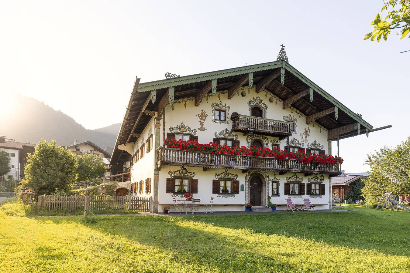 Geheel vakantieappartement, Schwabenbauernhof inkl. Chiemgaukarte - Apartment Enzian 40sqm, balcony, kitchenette, 1 bedroom and 1 bed-sit room, Wlan in Ruhpolding, Beierse Alpen