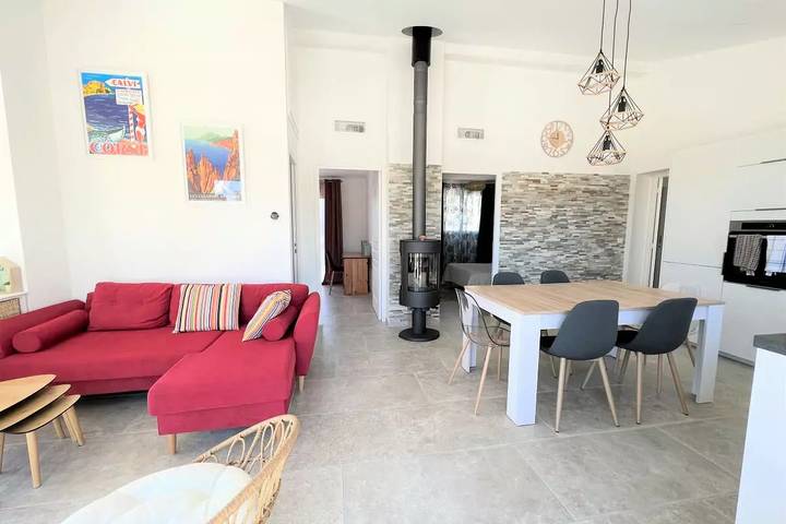 Location de vacances pour 6 personnes, avec jardin et vue dans Plage De L Ovu Santu - 2