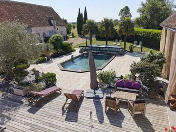 Gîte pour 2 personnes, avec terrasse et piscine ainsi que jardin et jacuzzi à Choussy