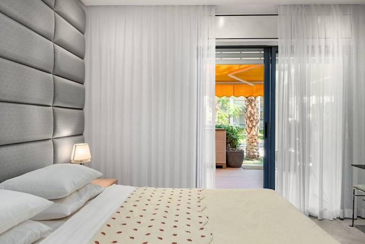 Holiday apartment for 6 people, with pool and balcony, child-friendly - 1