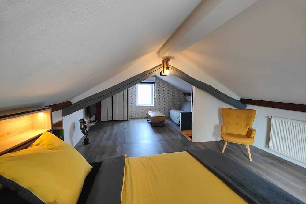 Villa Garona with pool between Toulouse and Pyrenees mountains in Cazères, Alto Garona