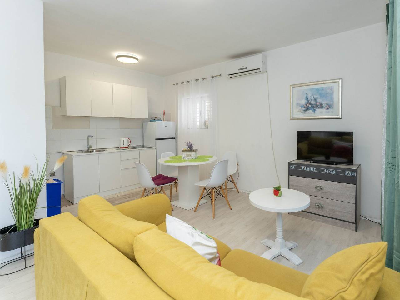 Holiday Home Sanda - Four Bedroom Holiday Home with Terrace in Donji Karin, Zadar
