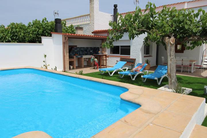 Chalet para 8 personas, con terraza además de vistas y jardín en Delta del Ebro - 2