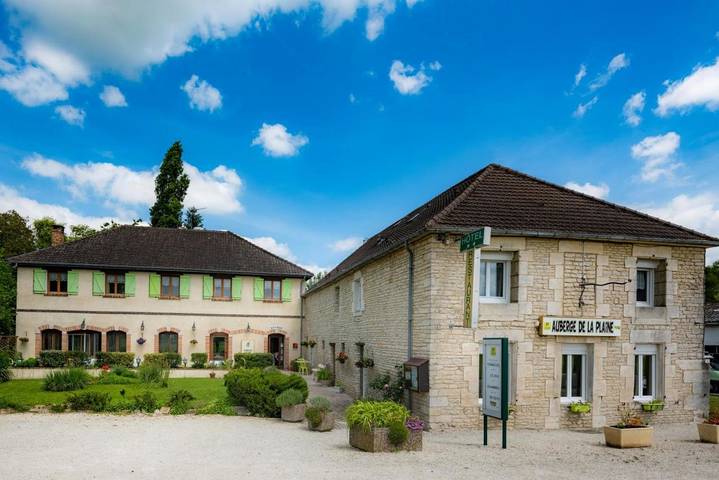Hôtel pour 4 personnes, avec Terrasse et Jardin à La Rothière