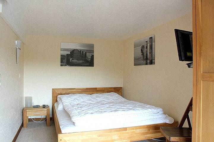 Hausboot für 2 Personen, mit Balkon in Mecklenburgische Seenplatte - 2