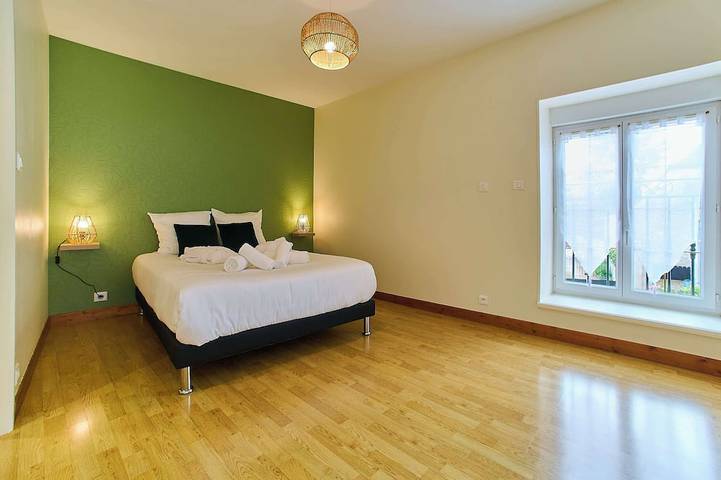 Location de vacances pour 6 personnes, avec piscine et terrasse ainsi que jacuzzi et sauna à Ladoix-Serrigny - 4