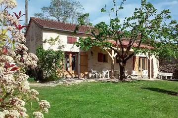 Gîte pour 4 personnes, avec piscine, animaux acceptés à Sauzet (Lot)