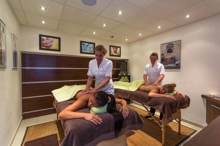 Hôtel pour 2 personnes, avec piscine et jacuzzi ainsi que sauna et jardin à Yvoire - 3