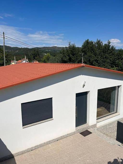 Location de vacances pour 5 personnes, avec terrasse et piscine dans Póvoa de Lanhoso - 4