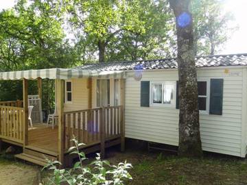 Mobil home pour 4 personnes, avec piscine et terrasse à Beaumont-du-Périgord