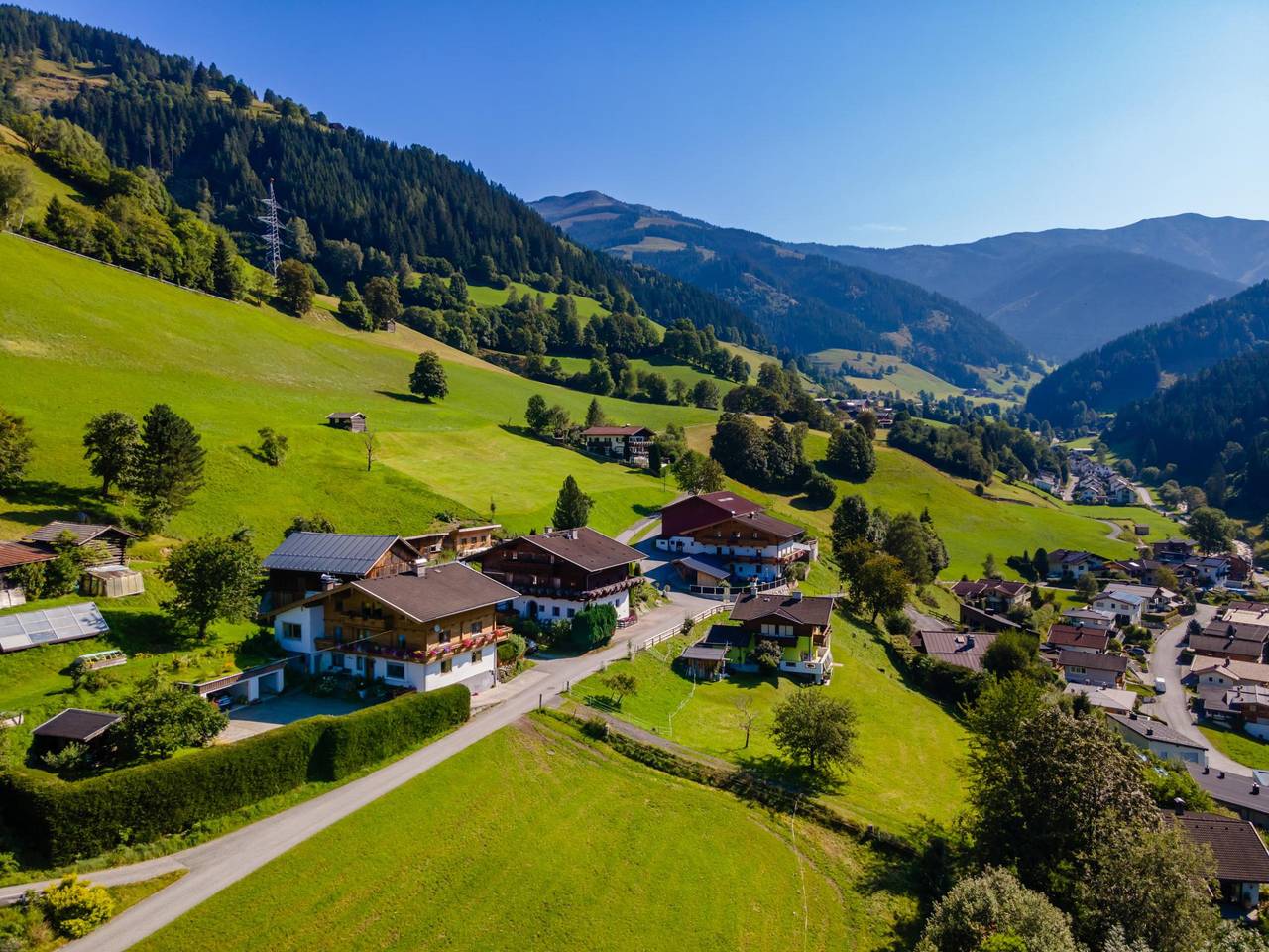 Ganze Wohnung, Geräumige Wohnung mit grandiosem Bergpanorama
 in Zell am See, Pinzgau