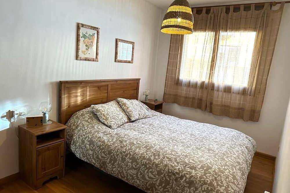 Entire apartment, Llivia Xiv - Two Bedroom Apartment, Sleeps 6 in Llívia, Parc naturel régional des Pyrénées catalanes
