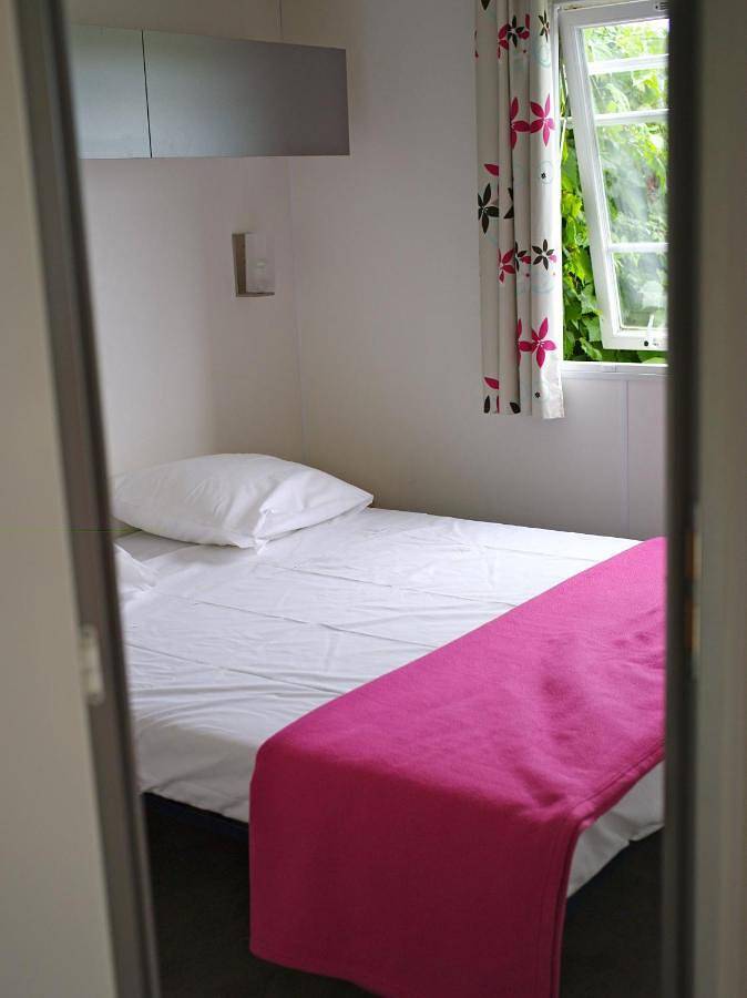 Camping pour 4 personnes, avec jardin ainsi que bassin pour enfant et piscine au Grau-d'Agde - 2