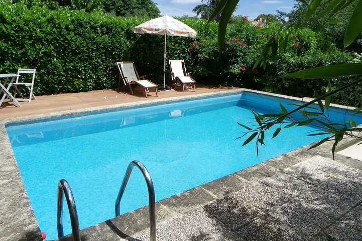 Villa pour 6 personnes, avec jacuzzi ainsi que terrasse et jardin - 1