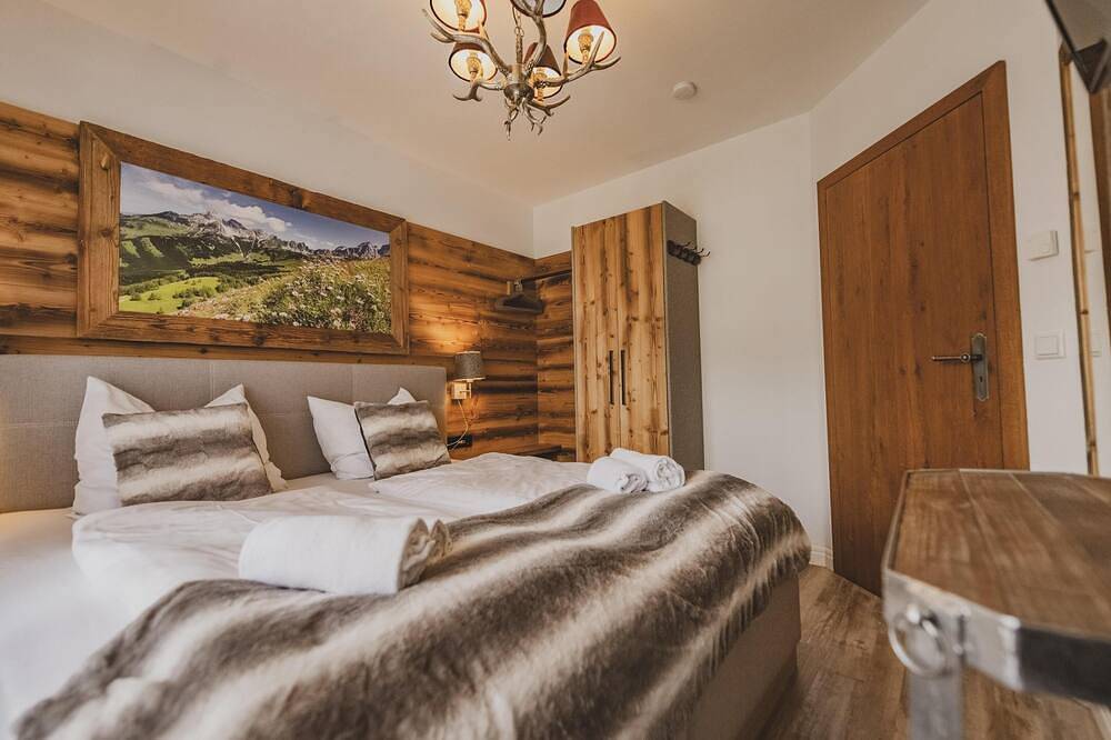 Chalet mit Wellness, Garten und Aussicht in Piesendorf, Pinzgau