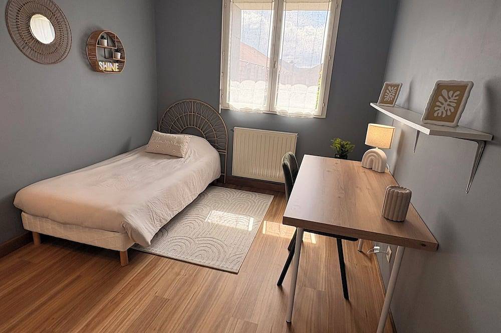 Ganze Wohnung, 10 minutes from the Chr! 3-bedroom apartment with garden, garage and parking in Loos, Lille und Umgebung