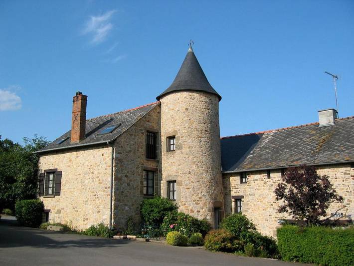 Chambre d’hôte pour 2 personnes, avec Terrasse ainsi que Jardin et Vue dans Livré-sur-Changeon