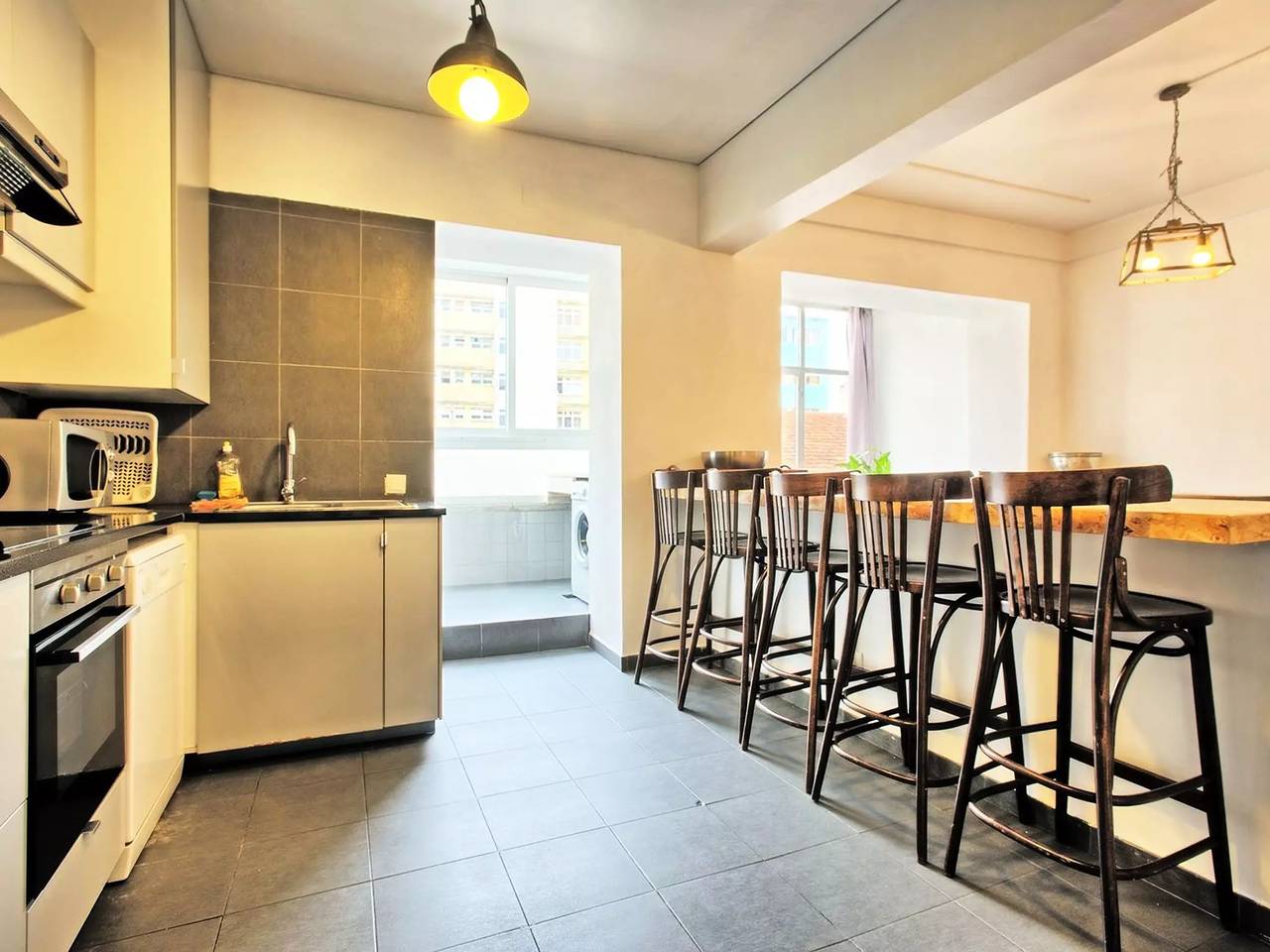 Maison 30 Personnes in Anjos, Lisboa