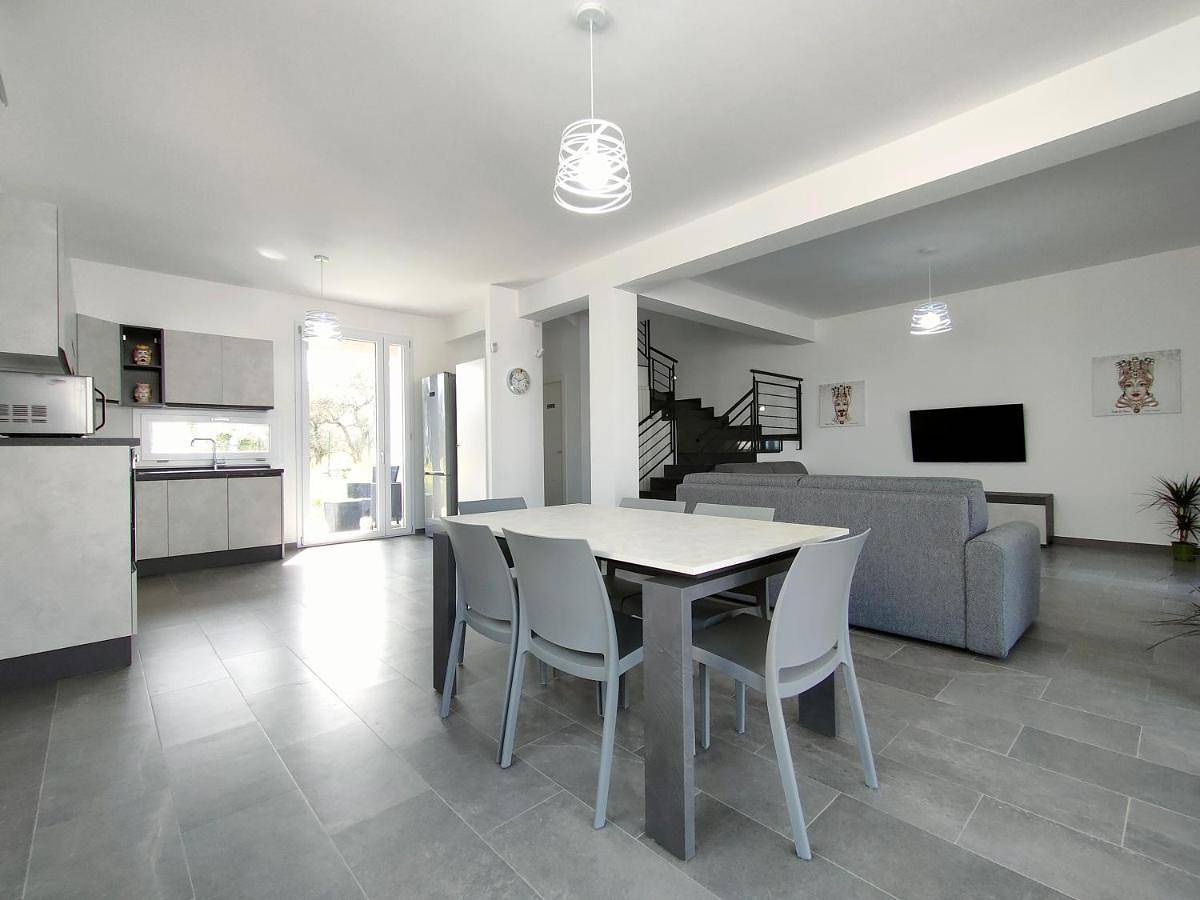 Villa Milicia - New Sea View Villa with Private Pool & Playground in Torre Colonna-Sperone, Altavilla Milicia