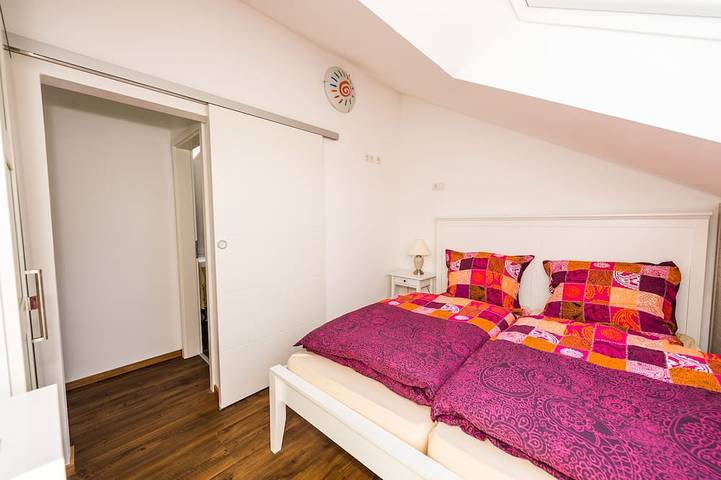 Ganze Wohnung, Moderne Ferienwohnung 30 min. Airport / Messe Frankfurt in Roßdorf, Landkreis Darmstadt-Dieburg