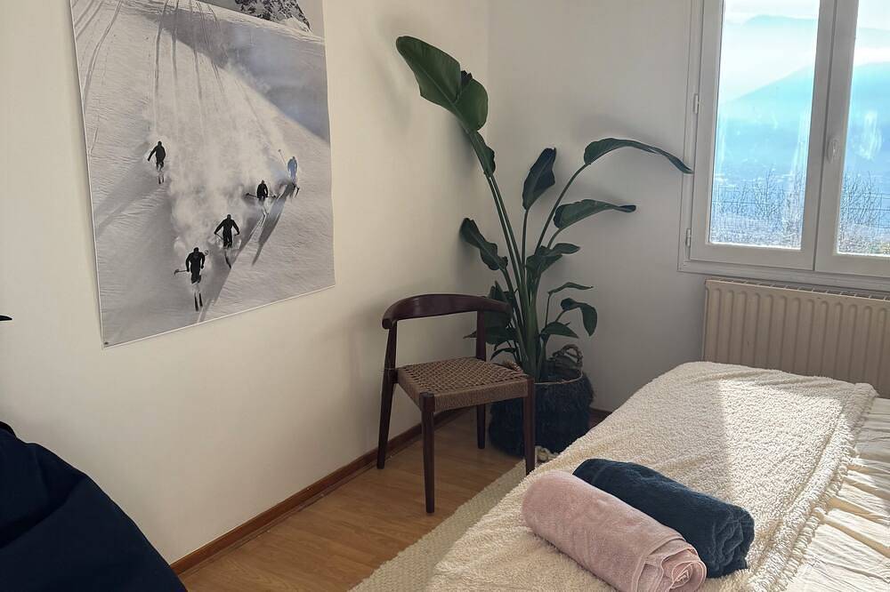 Appartement entier, Nid moderne et vue imprenable in La Tronche, Isère