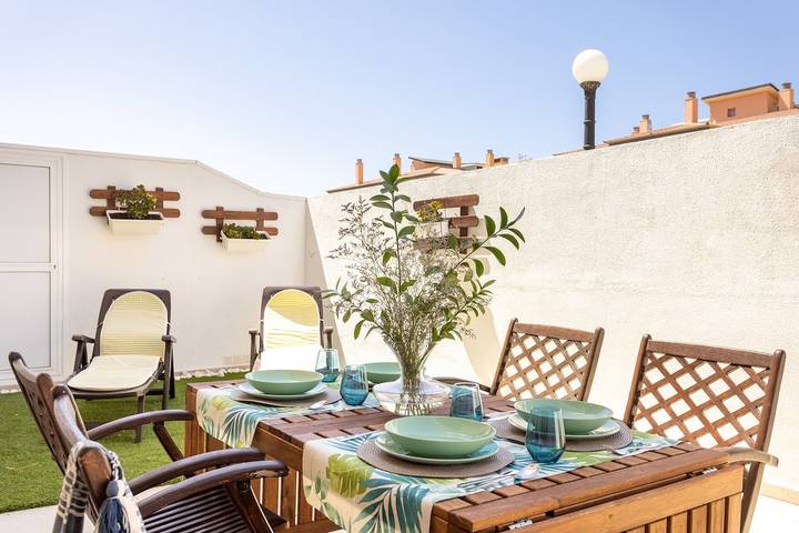 Gîte pour 4 personnes, avec terrasse et piscine, adapté aux familles à Puertito de Güímar