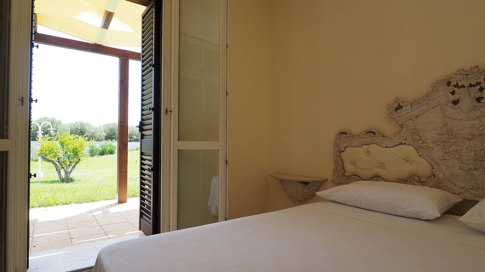 Camera 'Villa Casciani - Scirocco' con piscina condivisa, Wi-Fi e aria condizionata in Ugento, Golfo di Taranto