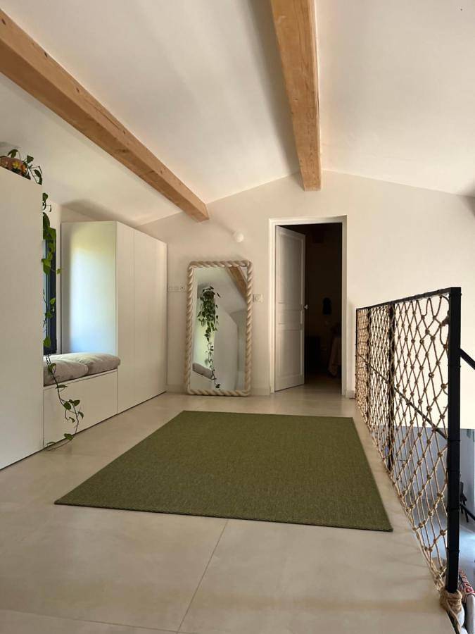 Location de vacances pour 4 personnes, avec vue ainsi que terrasse et jardin à La Môle - 4