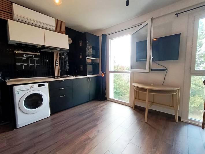 Studio entier, Studio climatisé Jonzac 20 m², piscine in Jonzac, Région de Jonzac