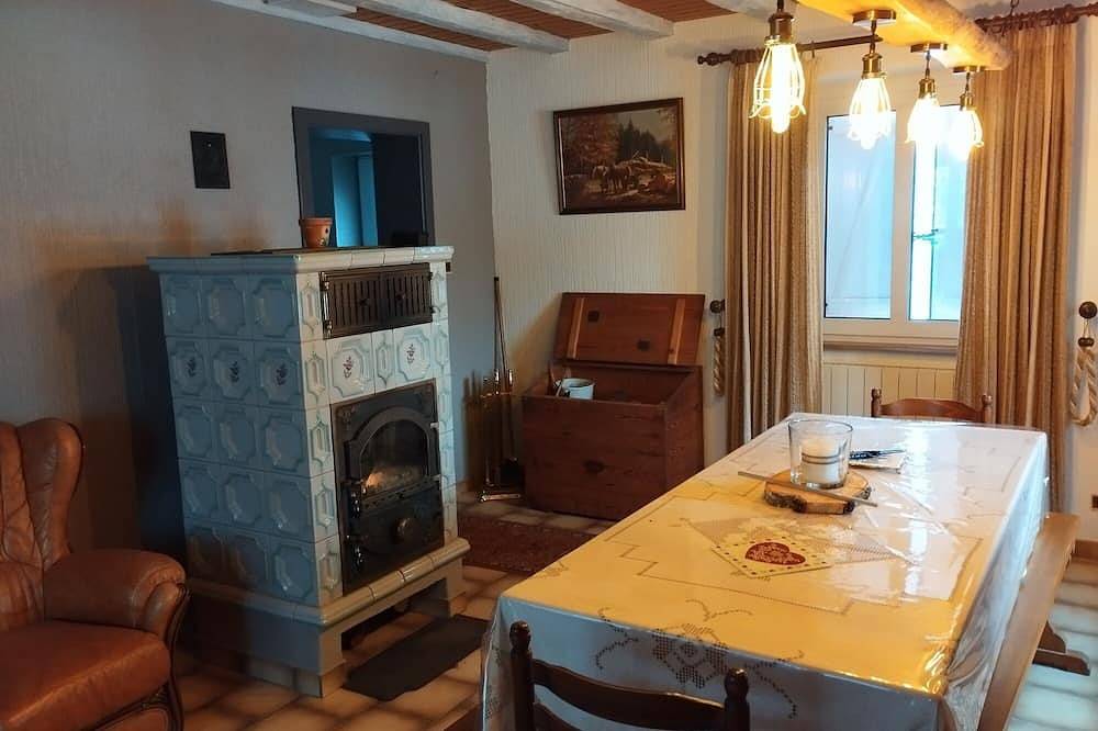 Renovated farmhouse in the northern Vosges near Niederbronn les Bains. in Dambach, Alsacia del Norte