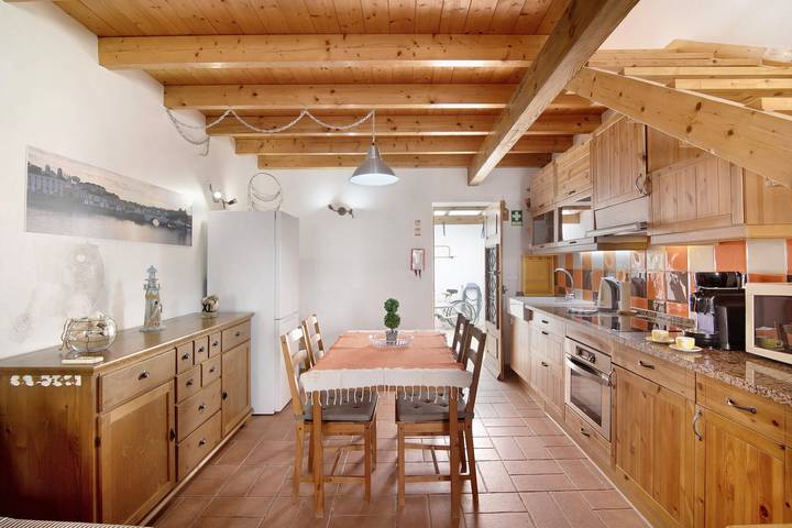 Casa de férias 'Ana Townhouse' com terraço privado, Wi-Fi e ar condicionado in Tavira (Santiago), Tavira (Santa Maria e Santiago)