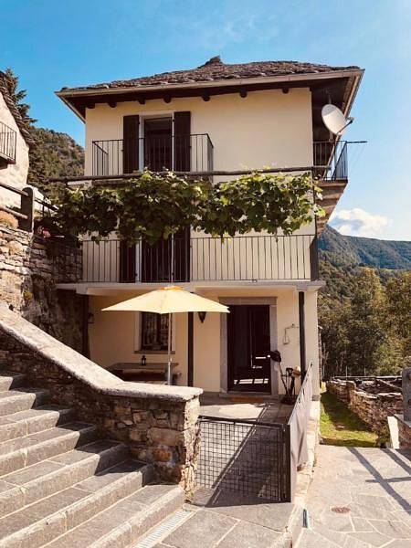 Ferienhaus für 6 Personen, mit Garten und Balkon im Tessin - 2