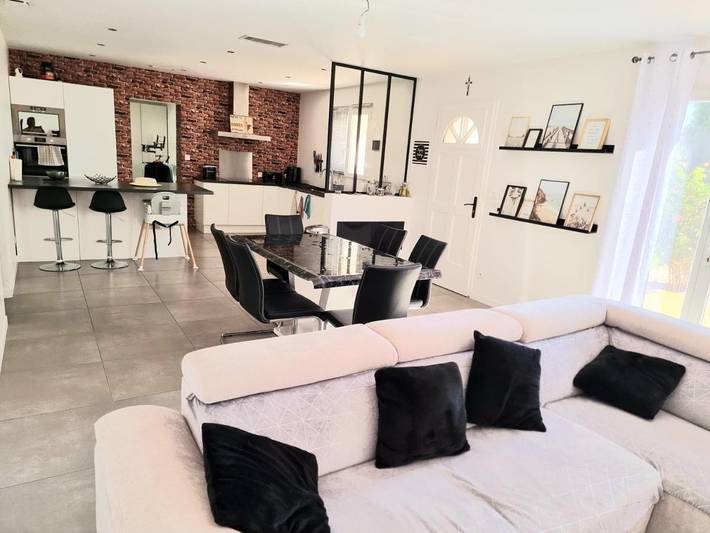 Location de vacances pour 10 personnes, avec piscine ainsi que jardin et vue à Gignac-la-Nerthe - 4