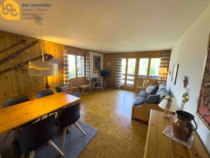 Ganze Wohnung, Scierie B Comba n° 214 (04), Wohnung mit Balkon und Blick auf das Dorf in Chalais (Schweiz), Walliser Alpen