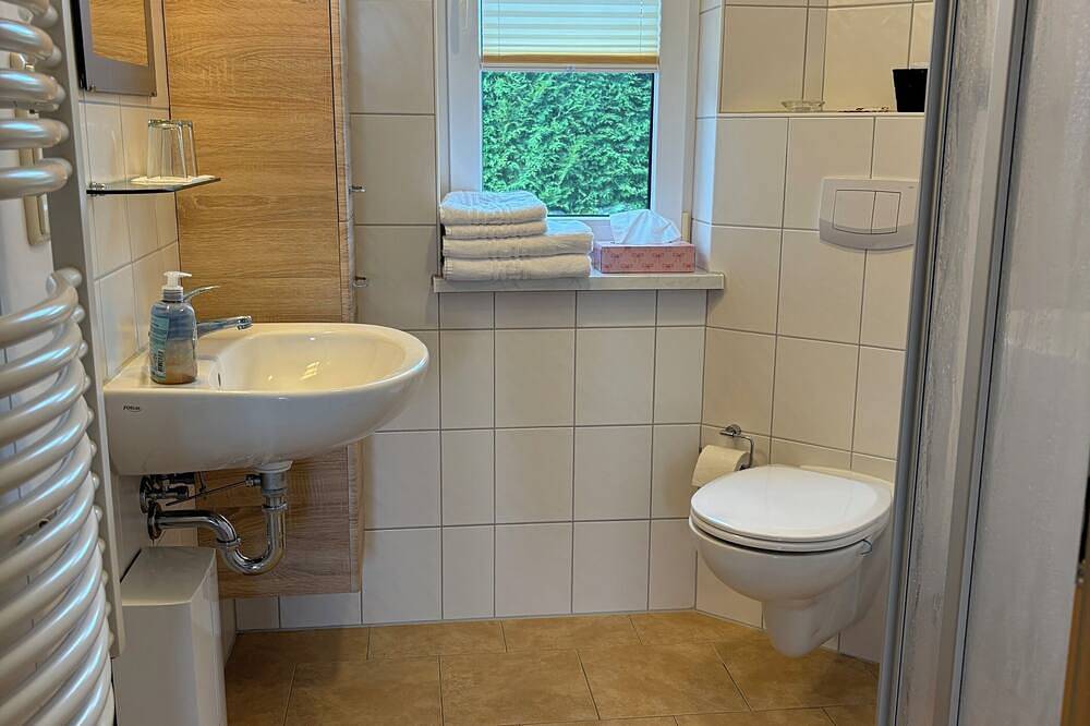 Appartement entier, Vacances directement sur l'eau avec de grands services supplémentaires in Ziemitz, Sauzin