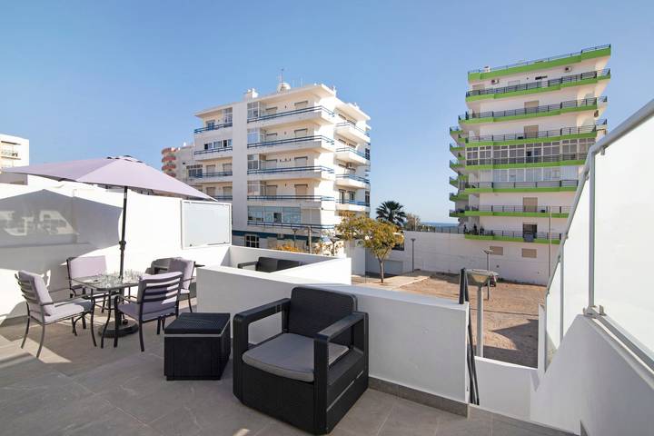 Ganze Wohnung, Ferienwohnung "Telmus Villa" mit Meerblick, privater Terrasse und Wlan in Monte Gordo, Faro Distrikt