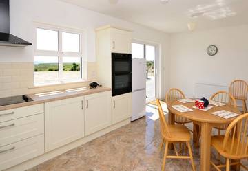 Villa for 5 People in Clifden, Connacht, Photo 4