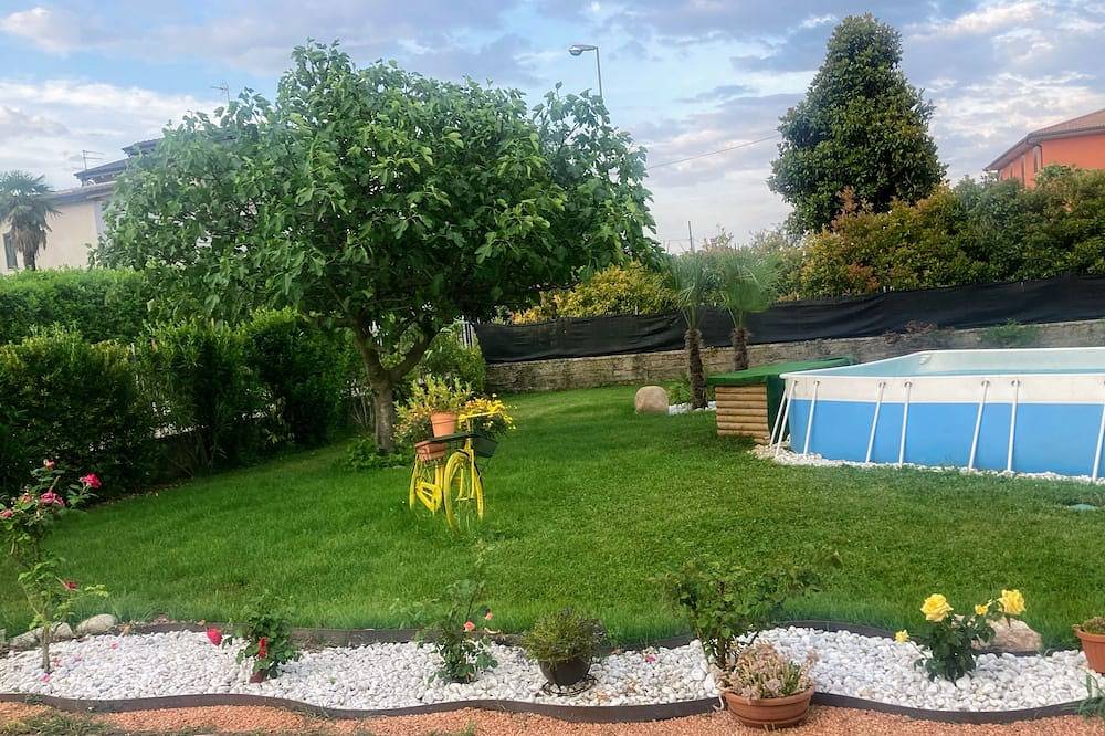 House with private pool x families and companies in Caprino Veronese, Gardasee-Berge